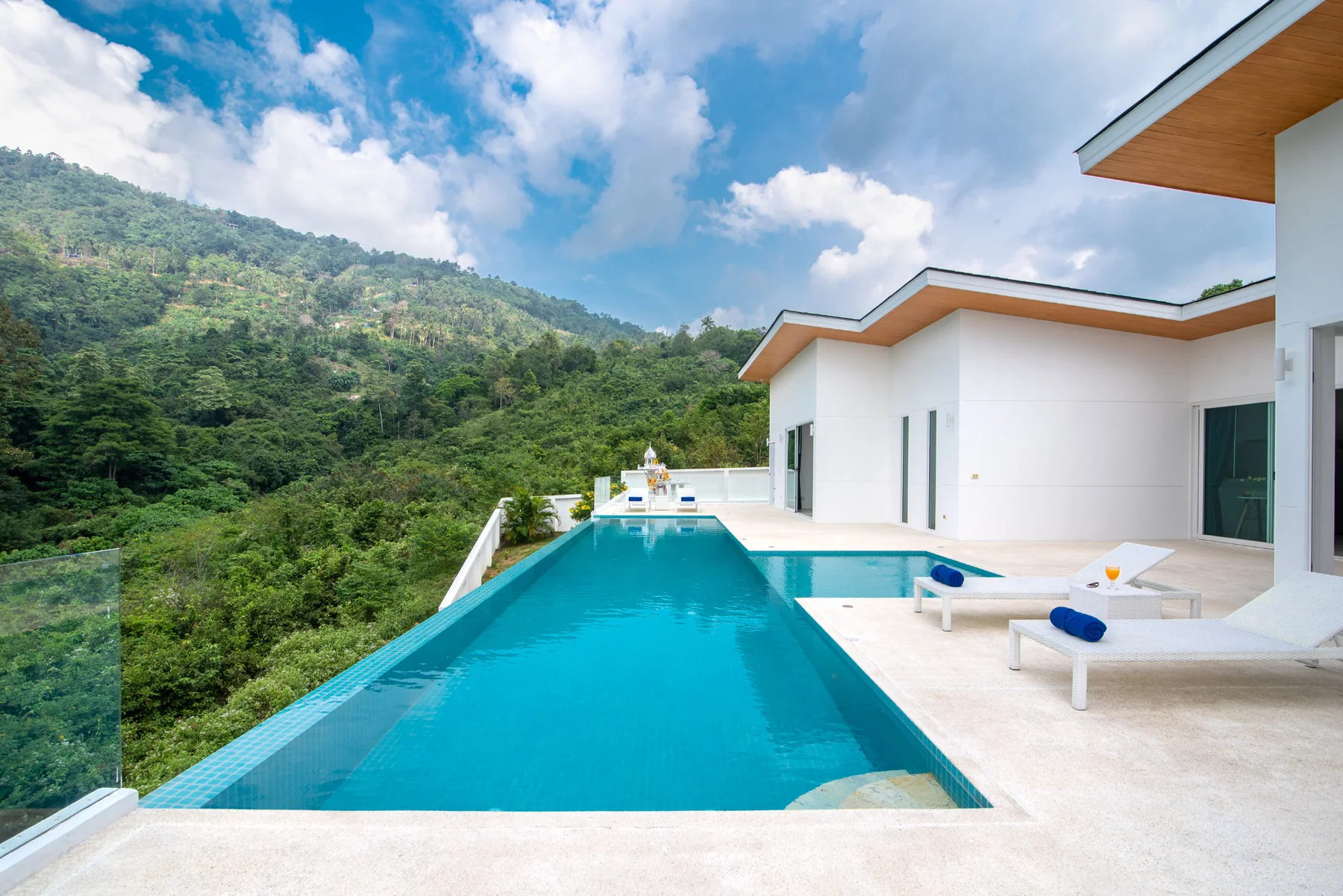 Vimaan Vilai pool & outdoor living photograph