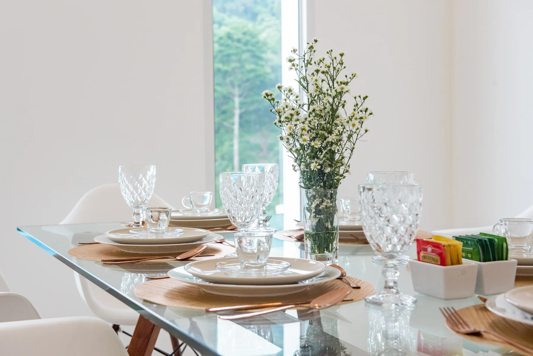 Vimaan Vilai dining room photograph