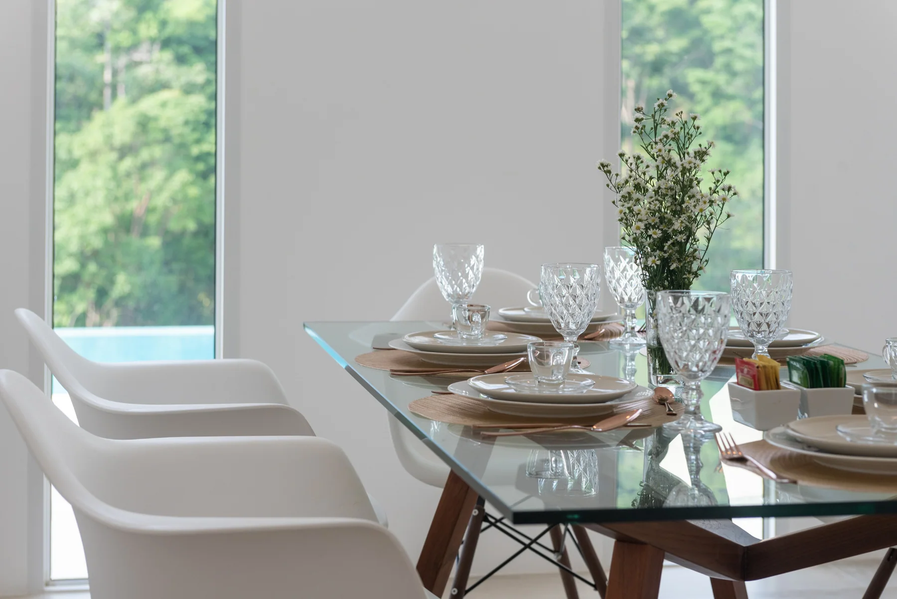 Vimaan Vilai dining room photograph